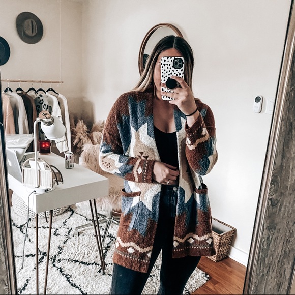 Forever 21 Sweaters - Forever 21 aztec cardigan
